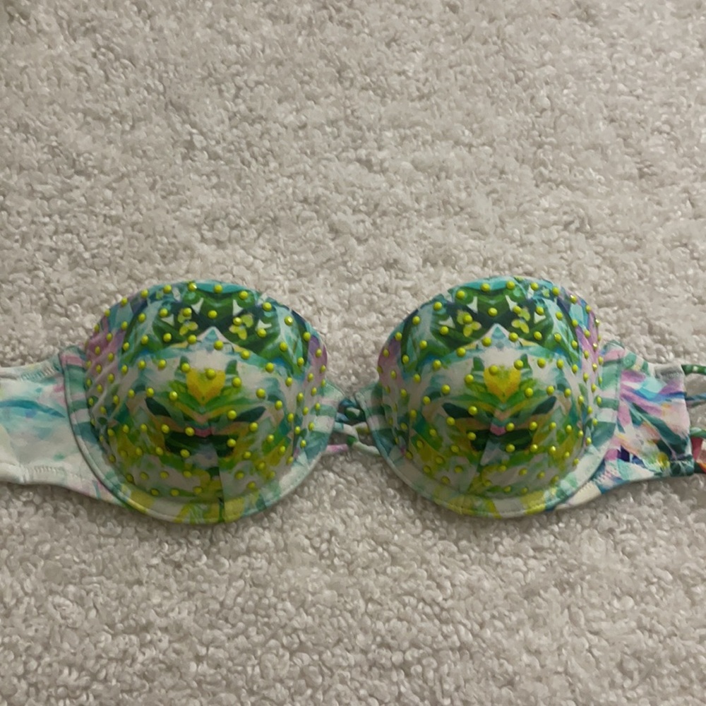 Victoria’s Secret Padded Bikini top 32B